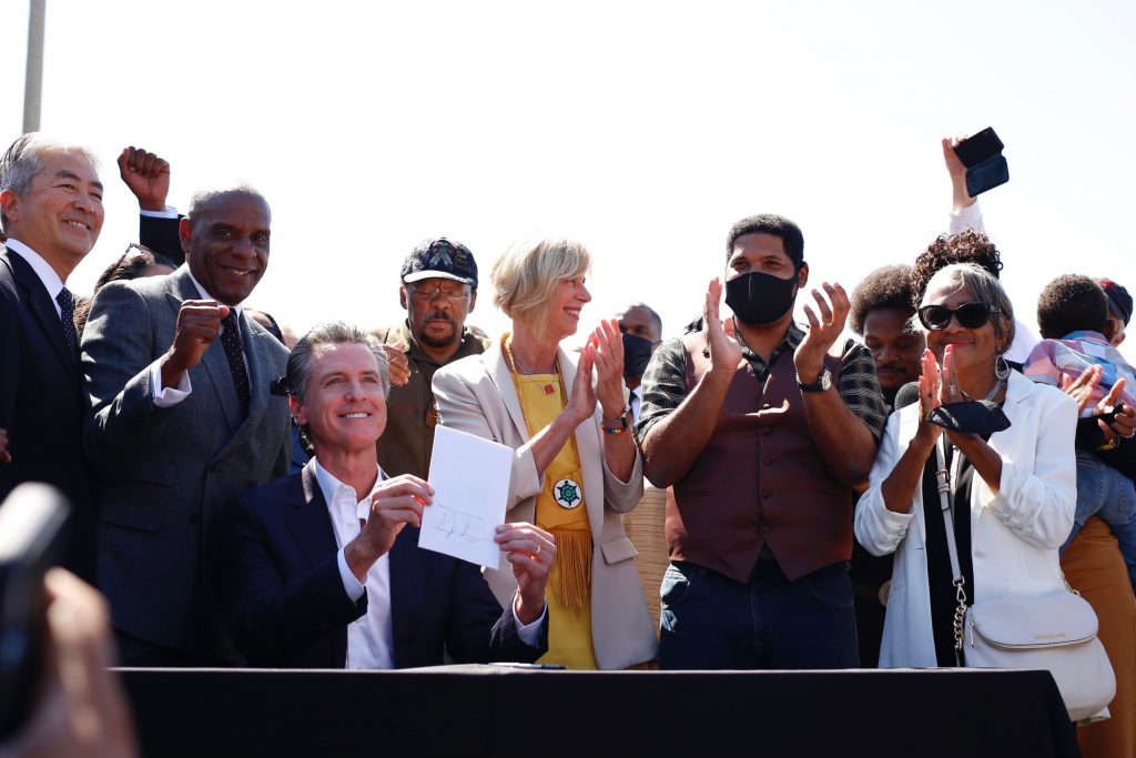 Moving to Right Historical Wrong, Governor Newsom Signs Legislation to Return Bruce's Beach to Black Descendants | California Governor - Office of Governor Gavin Newsom