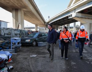 Gov. Newsom and Caltrans staff walk Oakland encampment